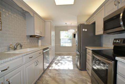 5999 Halle Farm Drive Willoughby OH 44094