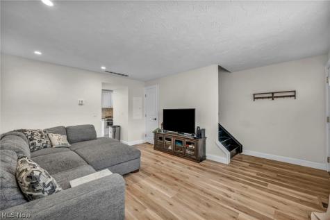 2556 Shakespeare Lane Avon OH 44011