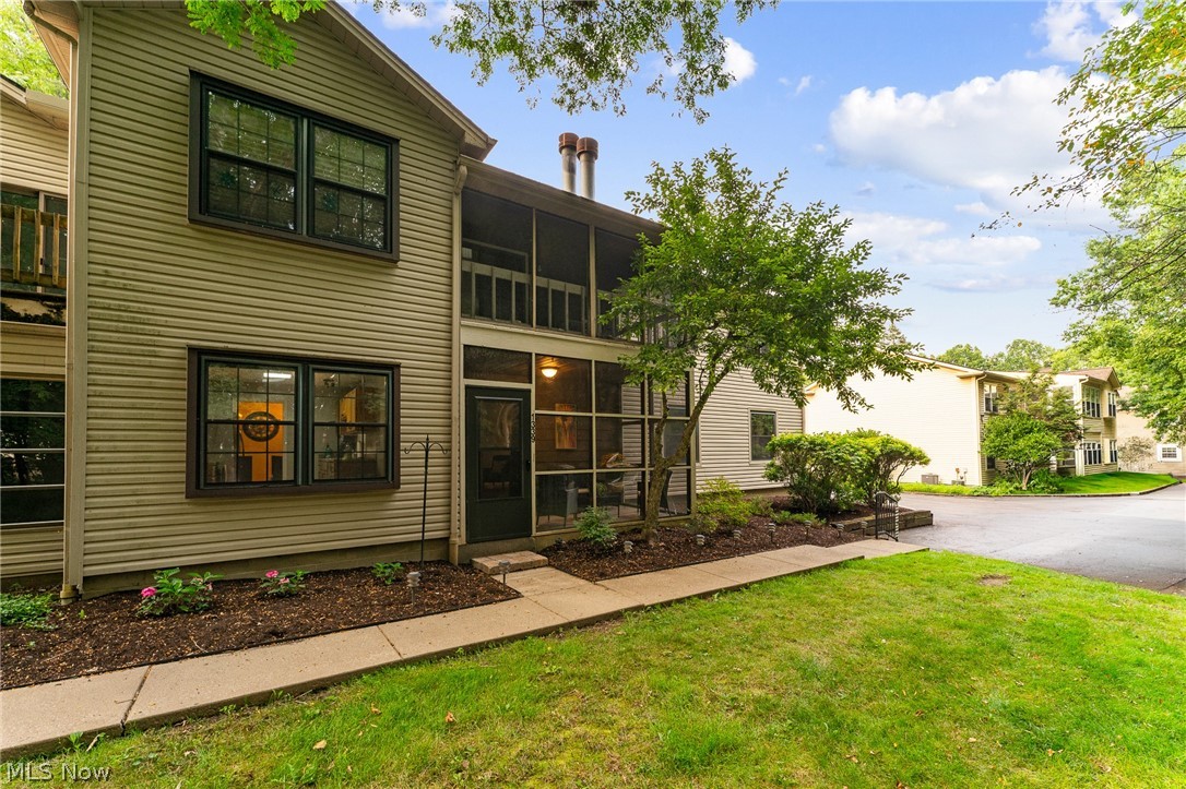 1339 Fox Run Drive Youngstown OH 44512
