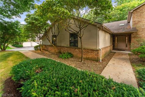 1339 Fox Run Drive Youngstown OH 44512