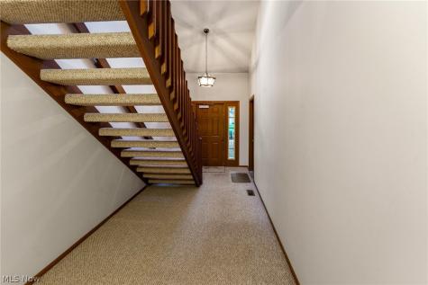1339 Fox Run Drive Youngstown OH 44512