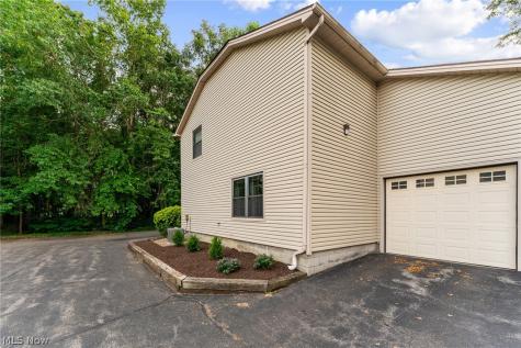 1339 Fox Run Drive Youngstown OH 44512