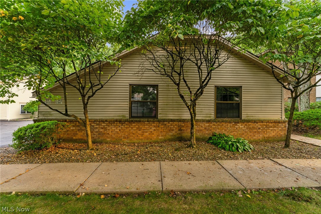 1339 Fox Run Drive Youngstown OH 44512