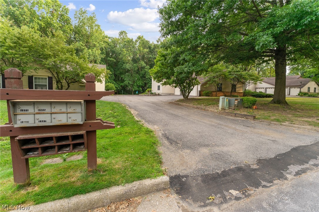 1339 Fox Run Drive Youngstown OH 44512