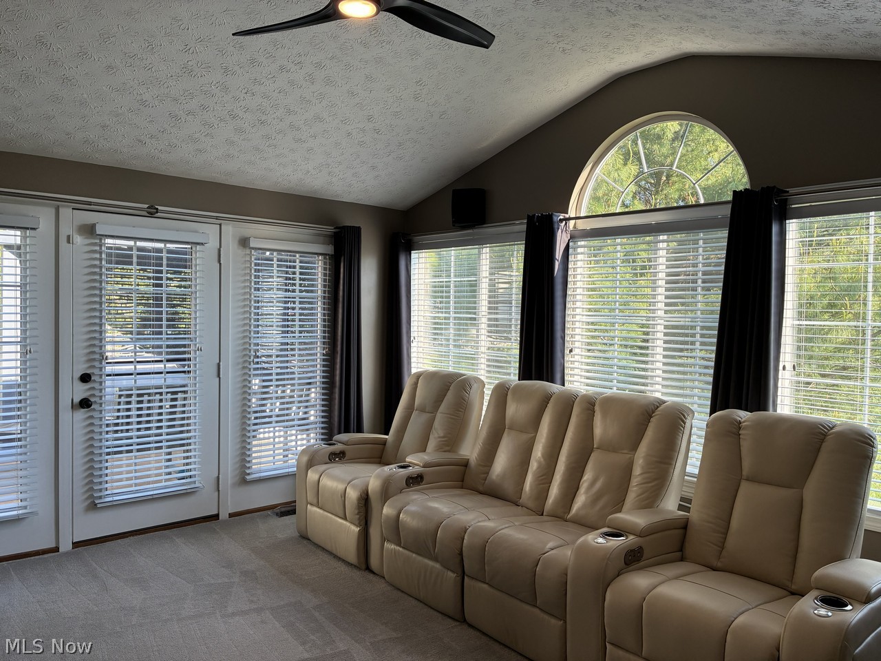 1661 Southpointe Circle NE Canton OH 44714