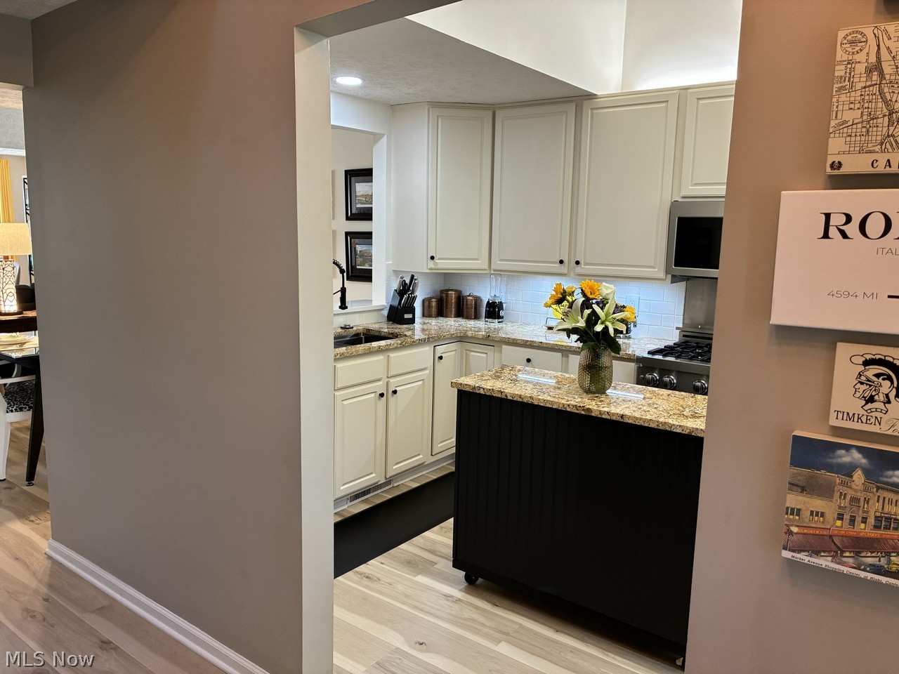 1661 Southpointe Circle NE Canton OH 44714