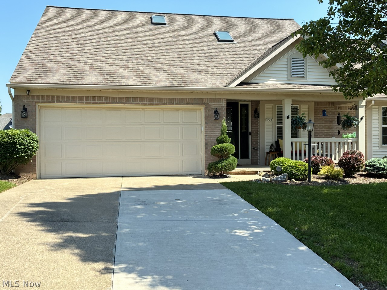 1661 Southpointe Circle NE Canton OH 44714