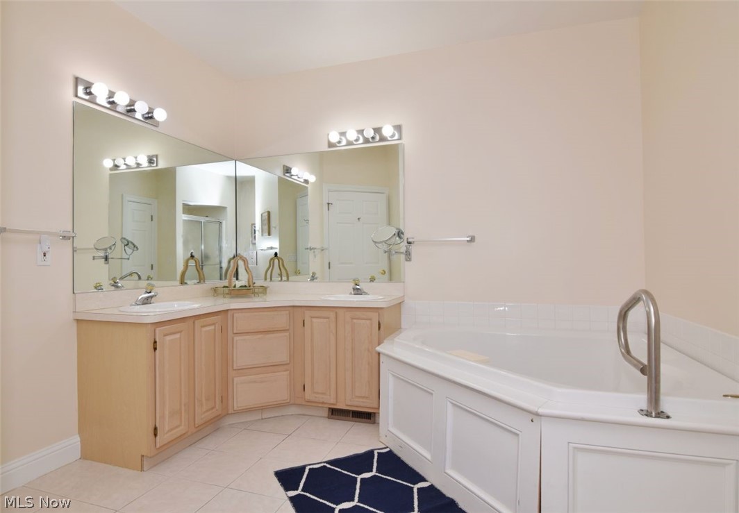 3138 Richmond Road Beachwood OH 44122