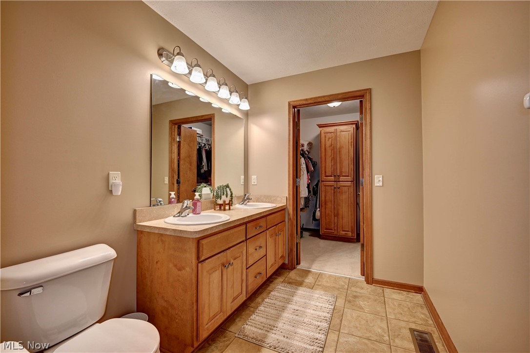 181 Heritage Crossing SE Sugarcreek OH 44681