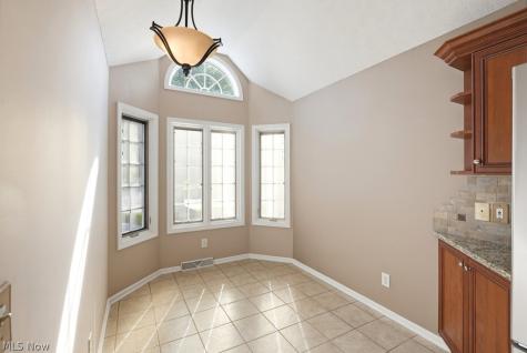 2549 River Downs Stow OH 44224