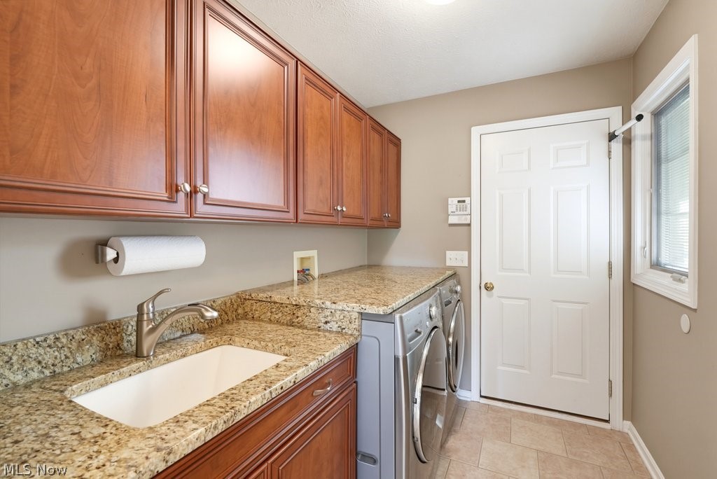 2549 River Downs Stow OH 44224
