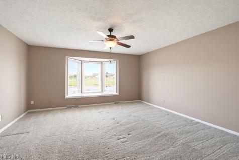 2549 River Downs Stow OH 44224