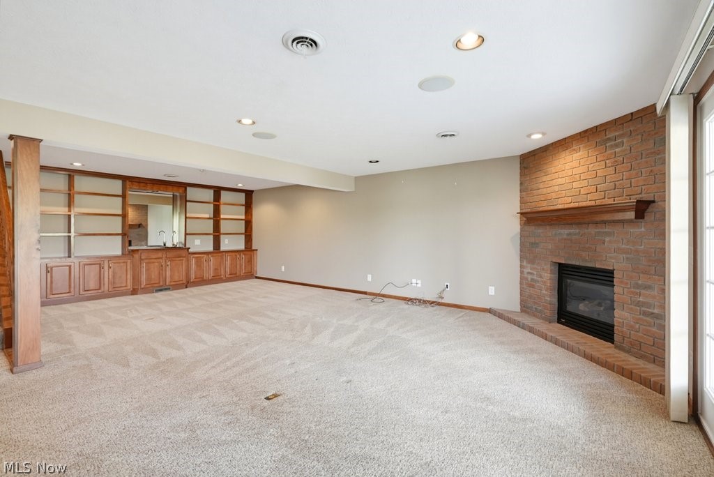2549 River Downs Stow OH 44224