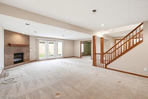 2549 River Downs Stow OH 44224