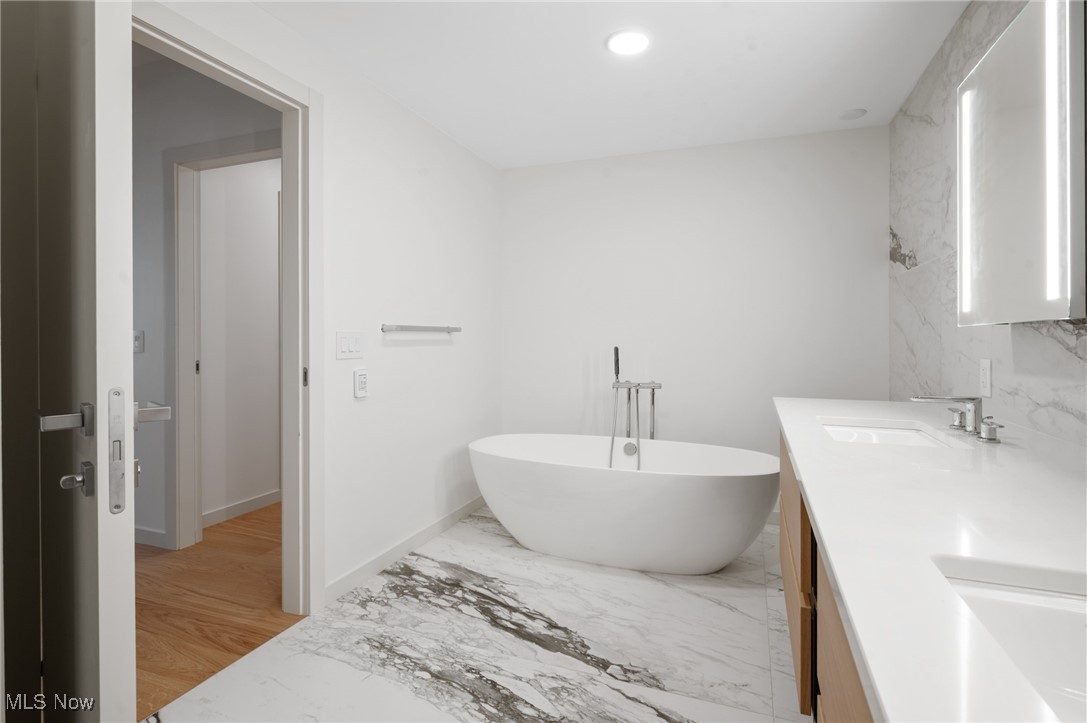 22700 Lake Road Rocky River OH 44116