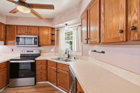 1715 Windrow Lane Broadview Heights OH 44147