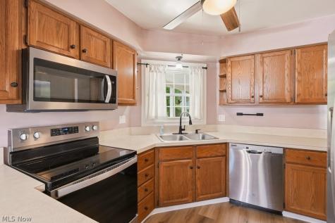 1715 Windrow Lane Broadview Heights OH 44147