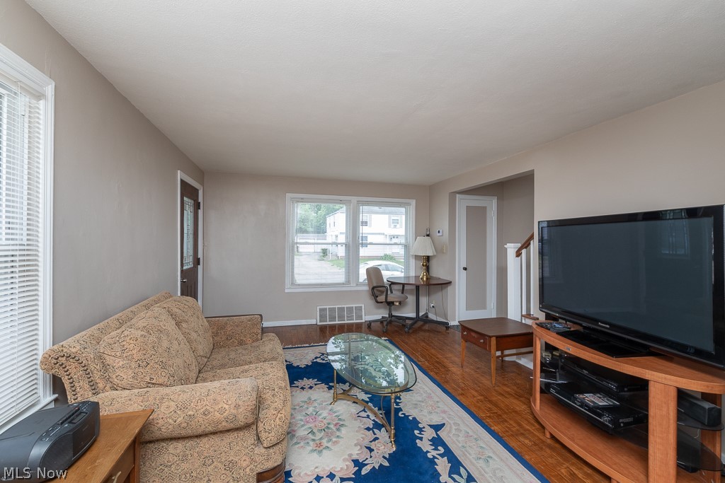 14212 Gramatan Avenue Cleveland OH 44111