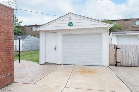 14212 Gramatan Avenue Cleveland OH 44111