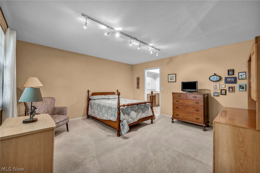42 Pond Drive Rocky River OH 44116