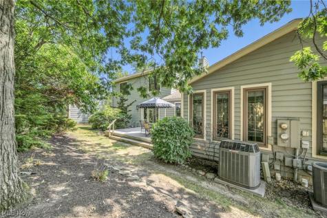 42 Pond Drive Rocky River OH 44116