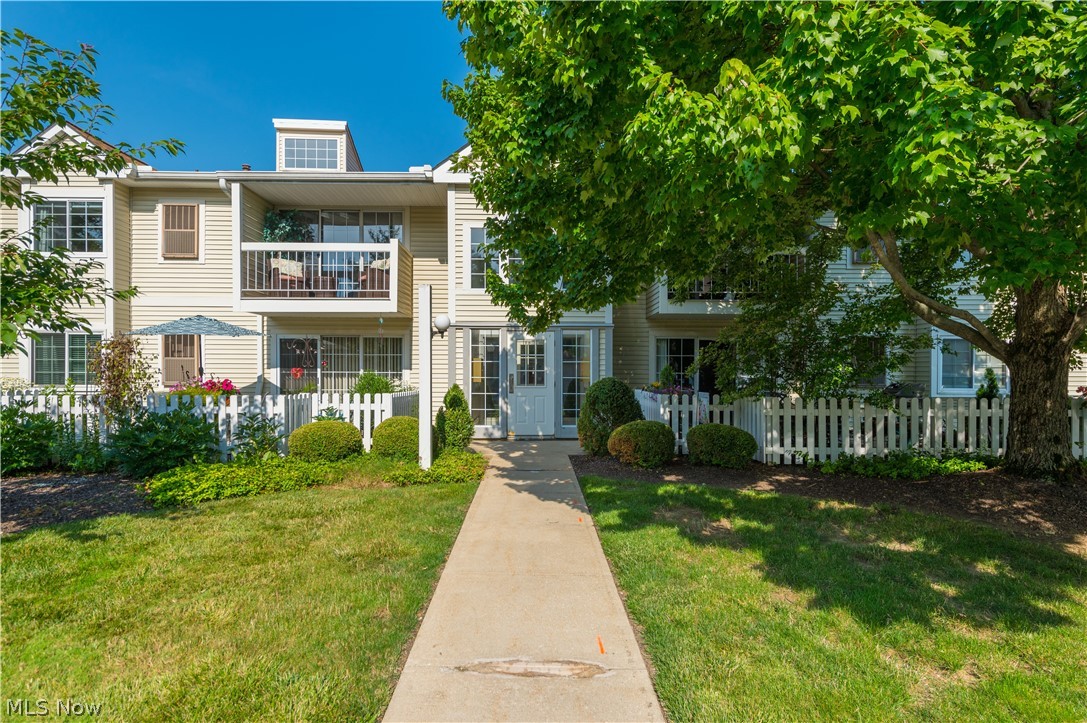 Westlake OH, 2877 N Bay #O5 Drive