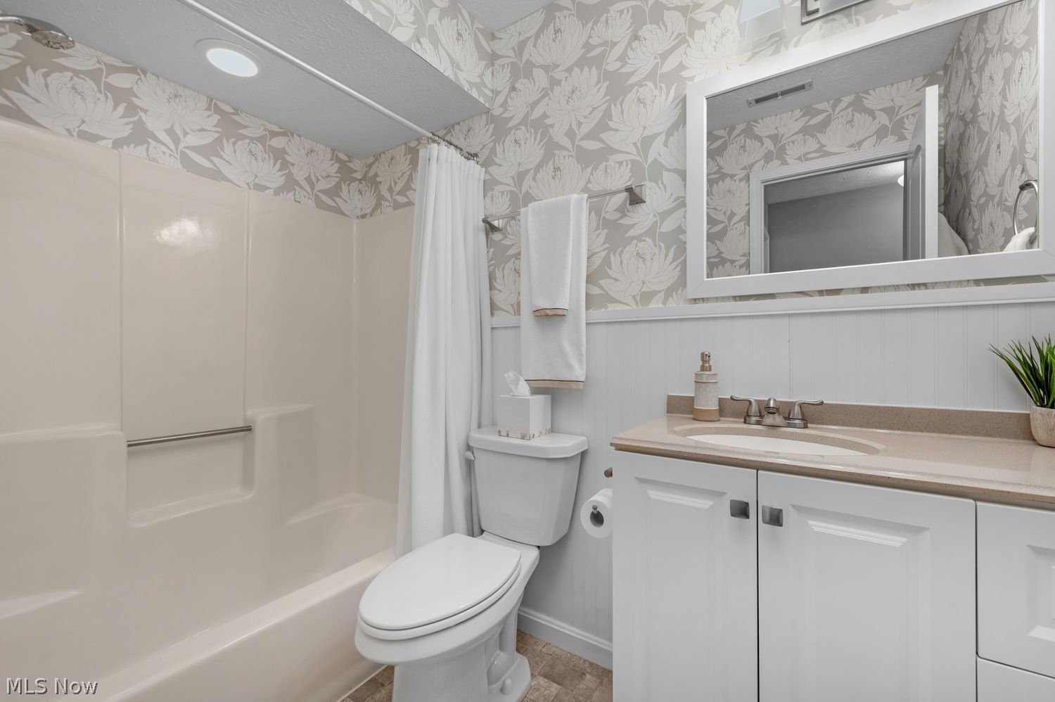 2877 N Bay #O5 Drive Westlake OH 44145