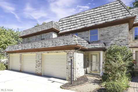 1239 Harwich Court Rocky River OH 44116
