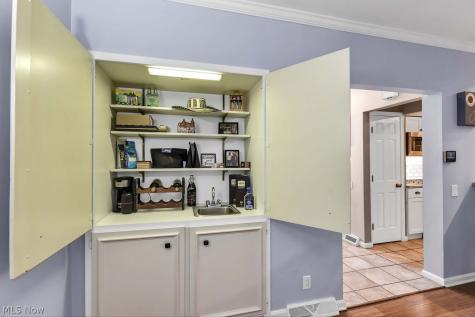 1239 Harwich Court Rocky River OH 44116
