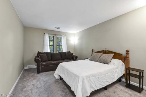 1239 Harwich Court Rocky River OH 44116