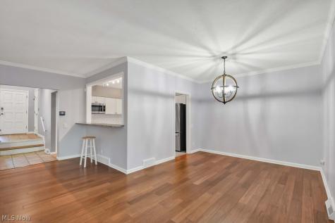 1239 Harwich Court Rocky River OH 44116