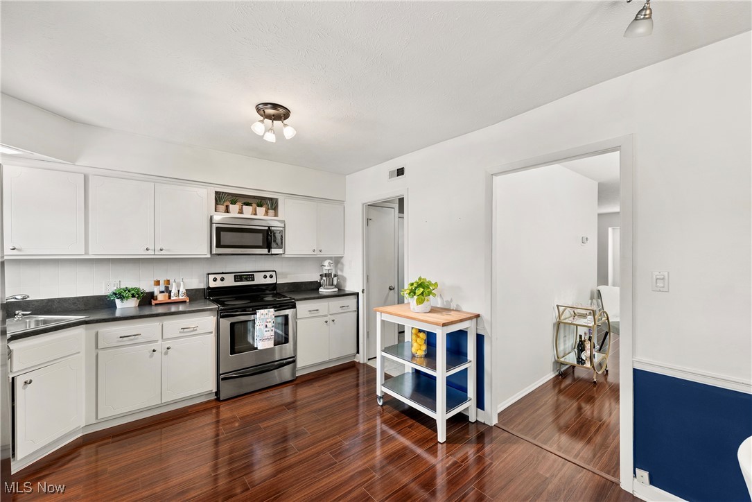 2755 Pease Drive Rocky River OH 44116