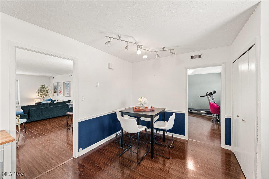 2755 Pease Drive Rocky River OH 44116