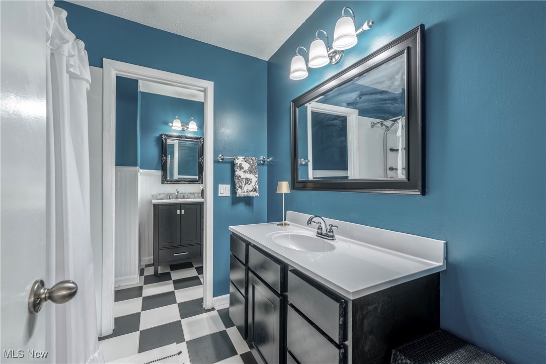 2755 Pease Drive Rocky River OH 44116