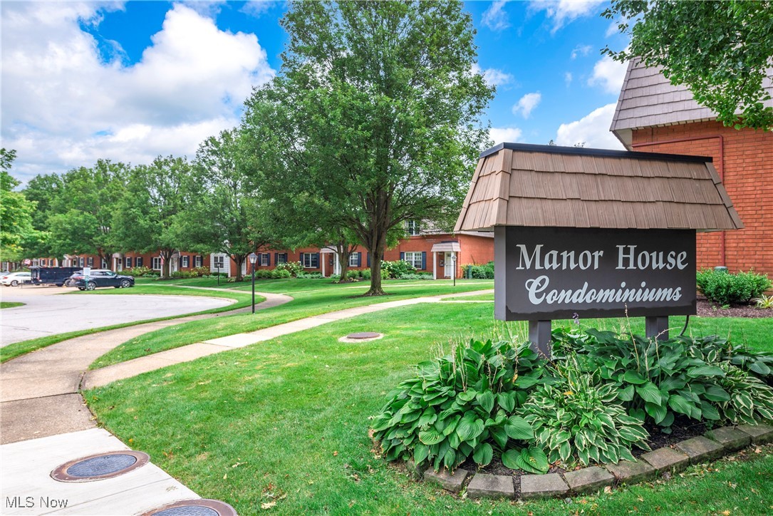 2755 Pease Drive Rocky River OH 44116