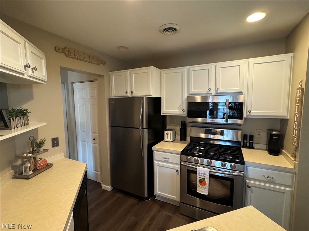 371 N Bayshore Drive Columbiana OH 44408