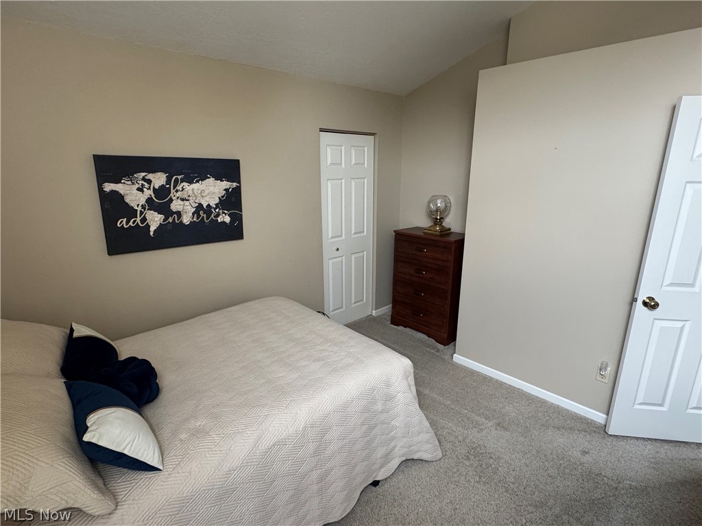 371 N Bayshore Drive Columbiana OH 44408