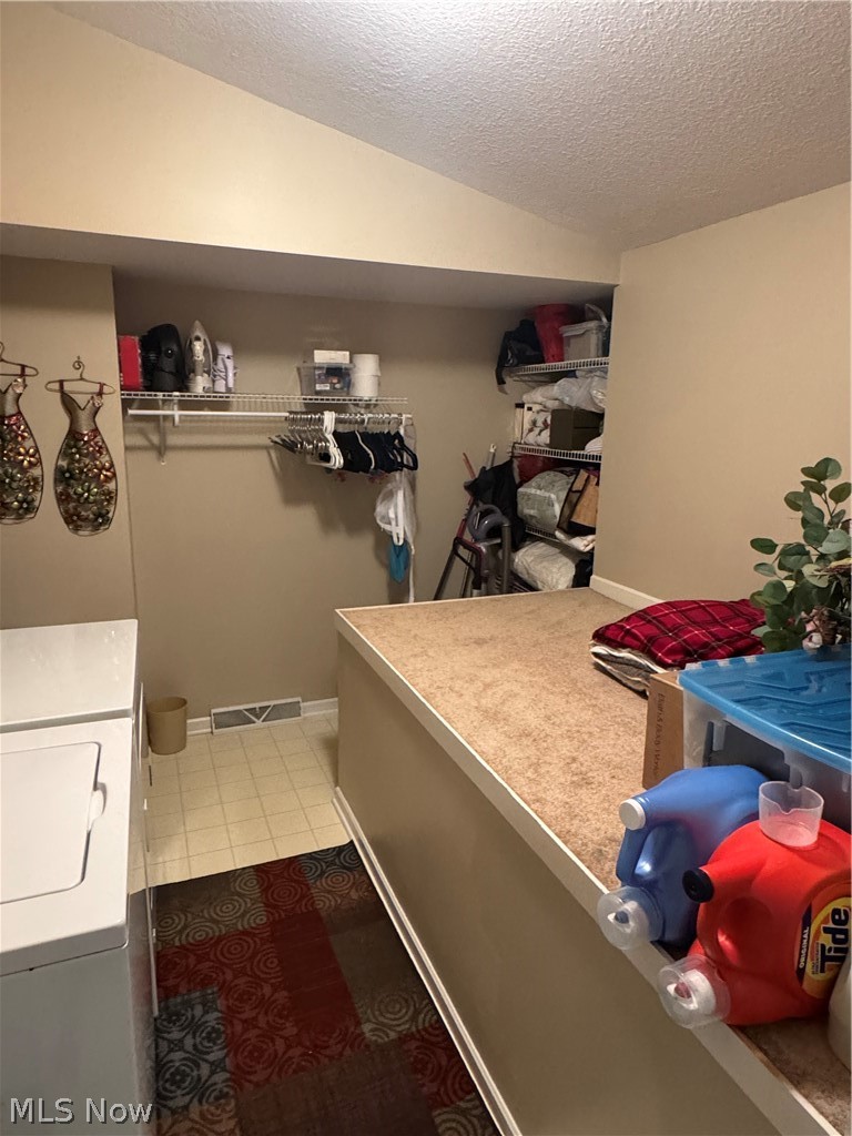371 N Bayshore Drive Columbiana OH 44408