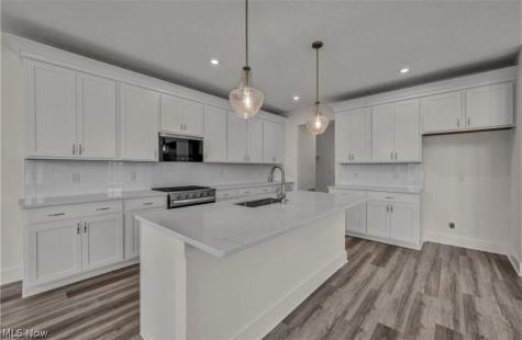 2081 Glenmont Drive Brunswick OH 44212