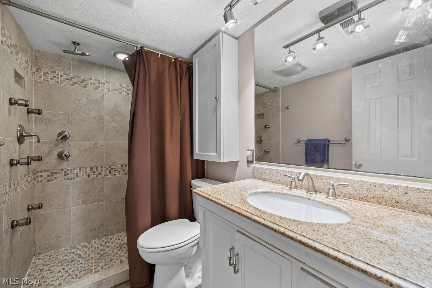 4615 Oakhill Boulevard Lorain OH 44053