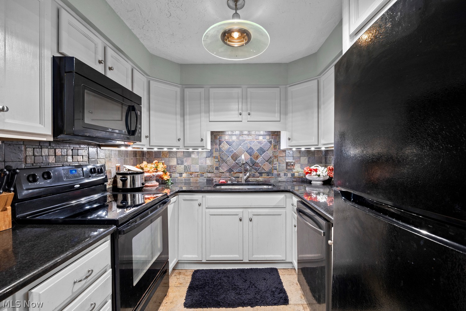 4615 Oakhill Boulevard Lorain OH 44053