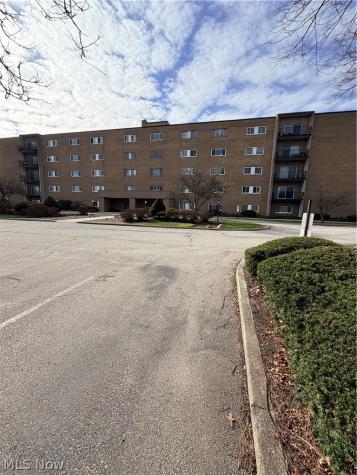 20333 Detroit Road Rocky River OH 44116