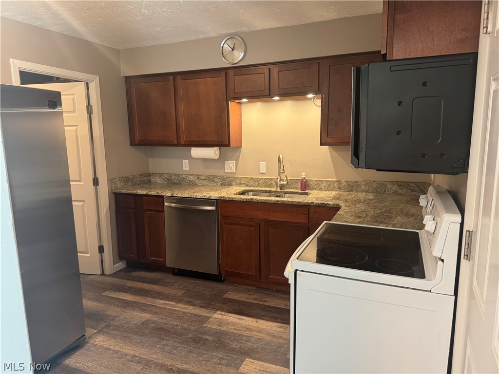 24620 Clareshire Drive North Olmsted OH 44070