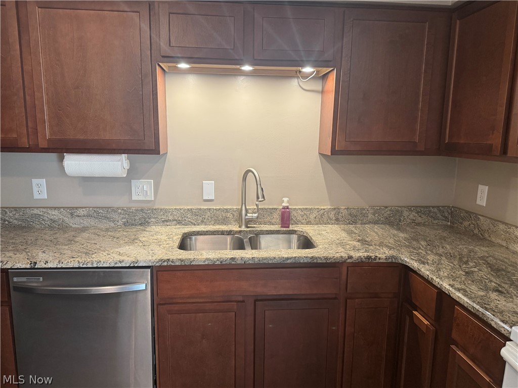 24620 Clareshire Drive North Olmsted OH 44070