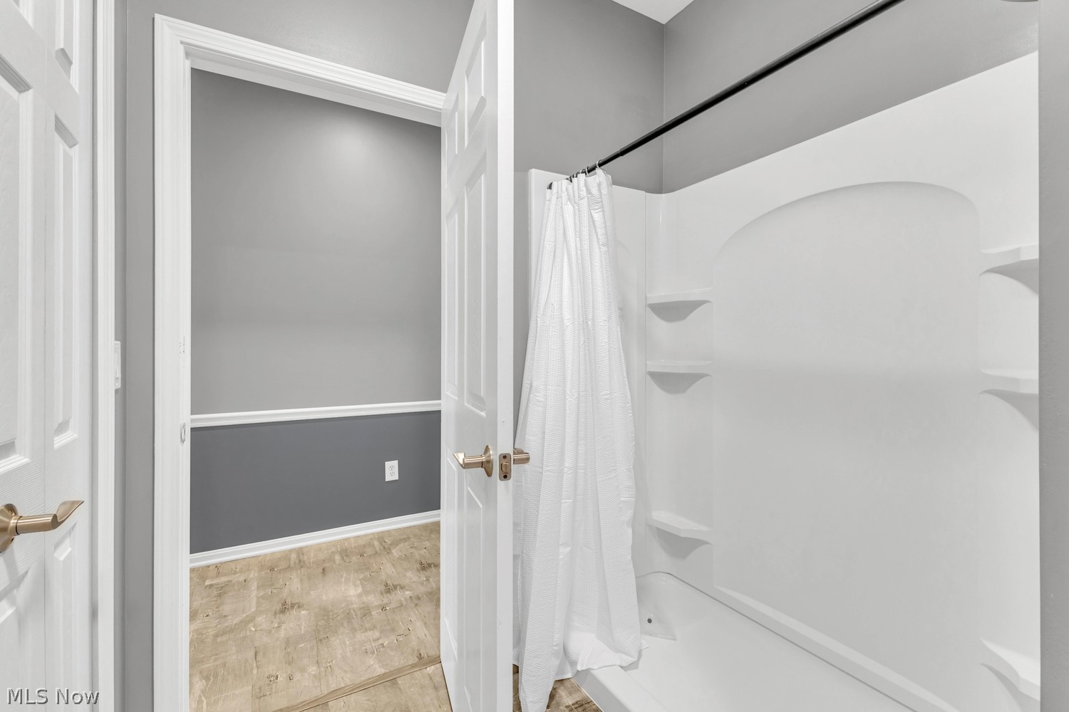 6904 Cottage Circle North Ridgeville OH 44039