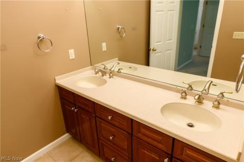 1517 Huntington Lane Cleveland Heights OH 44118