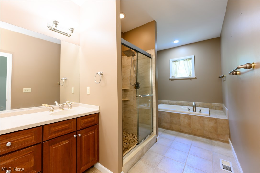1517 Huntington Lane Cleveland Heights OH 44118