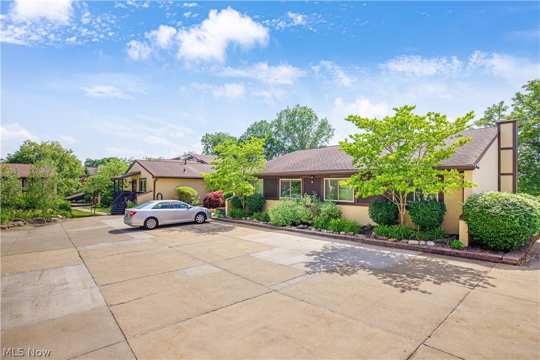 186 Court Drive Fairlawn OH 44333