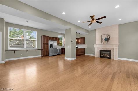 5512 Saint Stephens Court Cleveland OH 44102