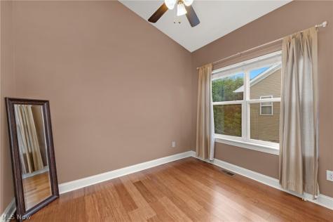 5512 Saint Stephens Court Cleveland OH 44102